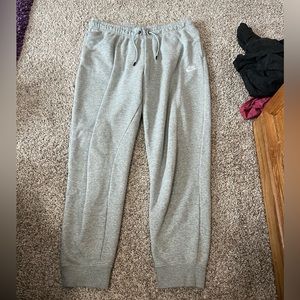 Women’s Nike Essential Joggers